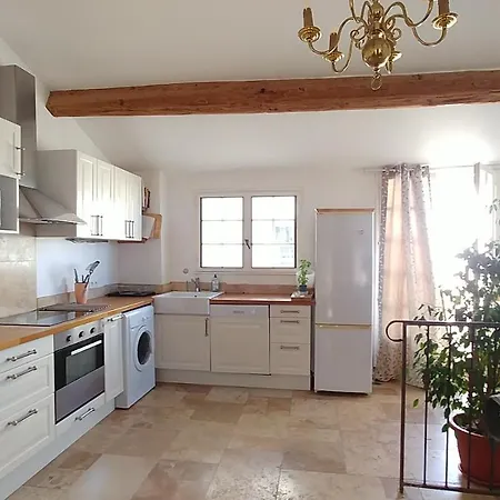 Vine Views For One Couple * Pouzolles